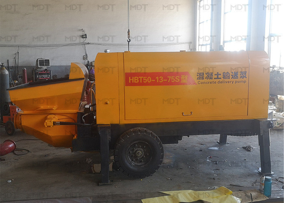 Color amarillo tamaño pequeño de la máquina portátil del mezclador concreto de MDT-50 55KW
